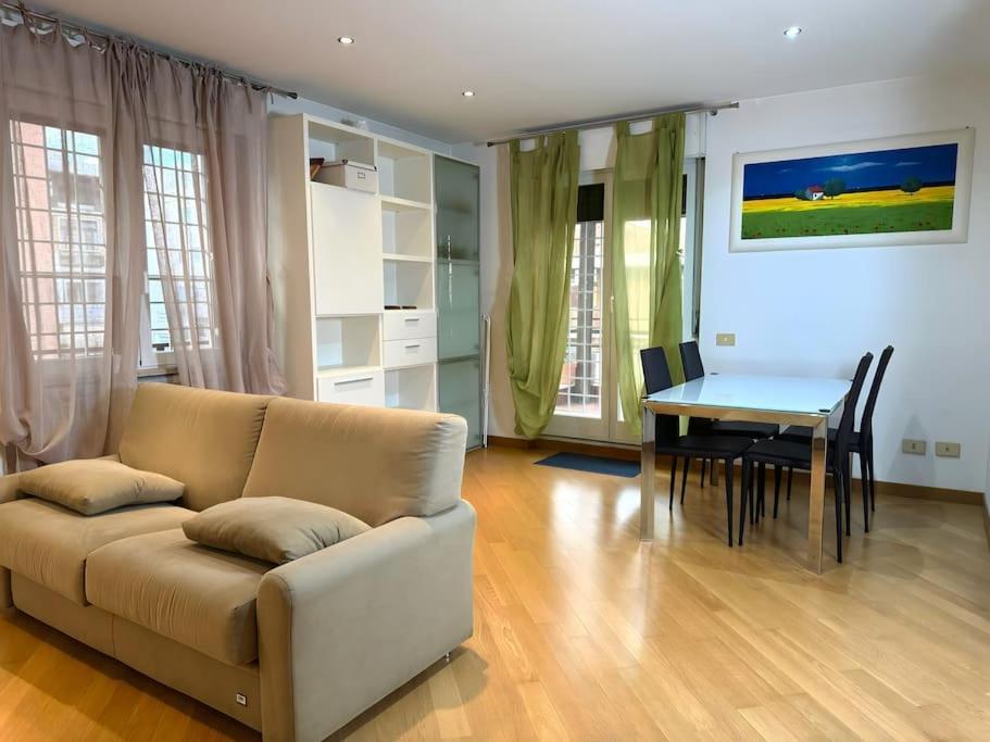 10 Min To Metro Cozy Near Center Apartment Rom